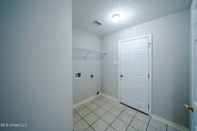 Welcome to Azalea Trace! This 3 bedroom 2 bath home is situated - photo 40