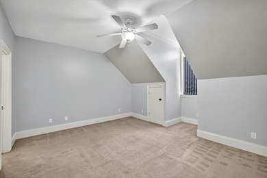 ABSOLUTLY STUNNING AND IMPRESSIVE 5 BEDROOM, 3 FULL BATH, 2 HALF - photo 43