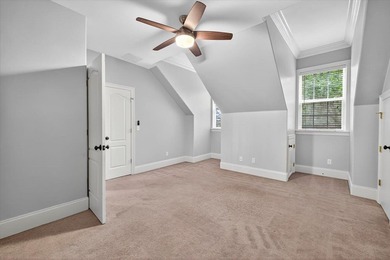 ABSOLUTLY STUNNING AND IMPRESSIVE 5 BEDROOM, 3 FULL BATH, 2 HALF - photo 48