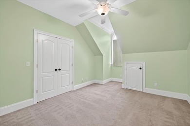 ABSOLUTLY STUNNING AND IMPRESSIVE 5 BEDROOM, 3 FULL BATH, 2 HALF - photo 50