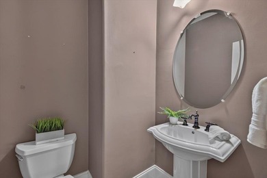 ABSOLUTLY STUNNING AND IMPRESSIVE 5 BEDROOM, 3 FULL BATH, 2 HALF - photo 52