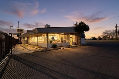 Located along Route 66, This Turn Key Restaurant offering