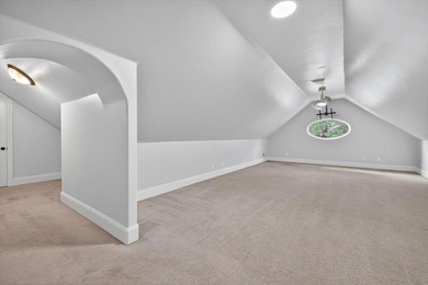 ABSOLUTLY STUNNING AND IMPRESSIVE 5 BEDROOM, 3 FULL BATH, 2 HALF - photo 55