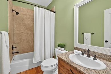 ABSOLUTLY STUNNING AND IMPRESSIVE 5 BEDROOM, 3 FULL BATH, 2 HALF - photo 57
