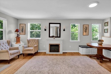 Don't let the size fool you, this beautifully updated 3-bedroom - photo 7