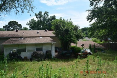 Located in the Village South Subdivision, this 5-bedroom, 3-bath - photo 17