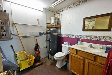 This versatile commercial property has a long-standing history - photo 2