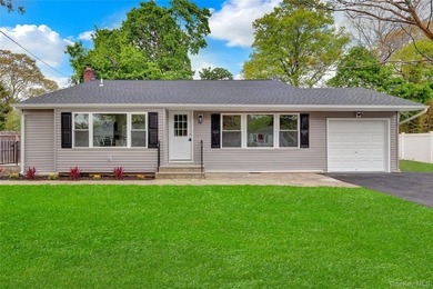 Move right into this updated 3-bedroom, 2-bathroom, Split style - photo 1