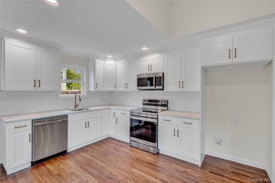 Move right into this updated 3-bedroom, 2-bathroom, Split style - photo 7