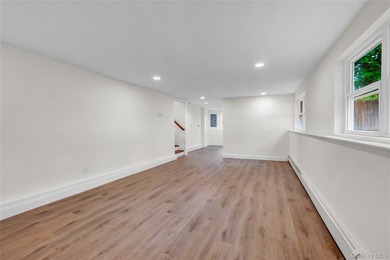 Move right into this updated 3-bedroom, 2-bathroom, Split style - photo 10