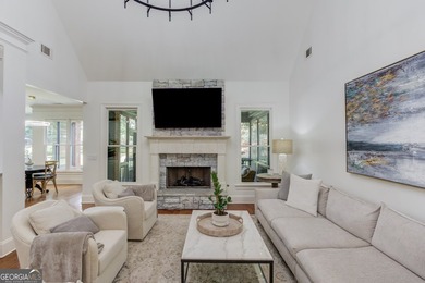 Discover rare luxury in the heart of the highly sought-after - photo 13