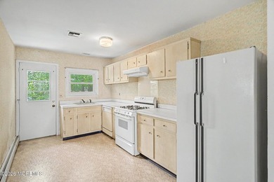 This Sarasota model presents a great opportunity to make a home - photo 14