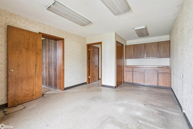 Unique opportunity to own a versatile commercial property with - photo 15