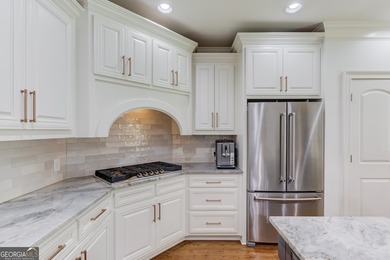 Discover rare luxury in the heart of the highly sought-after - photo 16