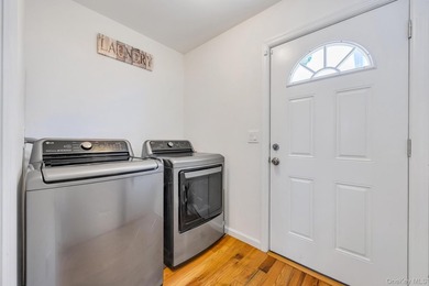 This beautiful Laurelton Cape Cod Style is 6 years young - photo 18