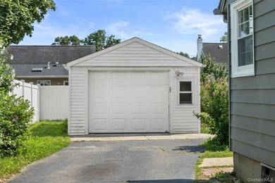Welcome to This Beautifully Renovated 4-Bedroom, 2 Bath Expanded - photo 20