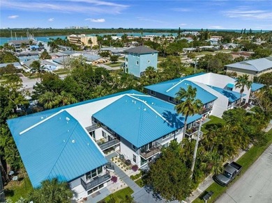 Island Oasis at Carlton Villas! Experience the ultimate South - photo 22