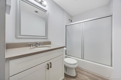 This beautiful Laurelton Cape Cod Style is 6 years young - photo 26