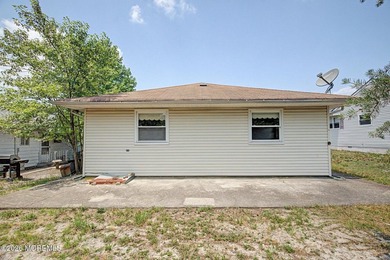 This Sarasota model presents a great opportunity to make a home - photo 29