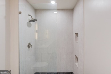 Discover rare luxury in the heart of the highly sought-after - photo 38