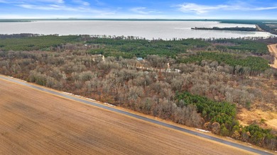 Located in desirable Southview Shores neighborhood, this - photo 10