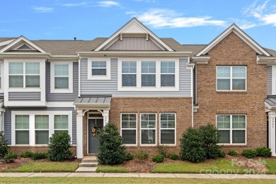 Lake Townhome/Townhouse For Sale in Mooresville, North Carolina