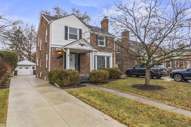 Lake Saint Clair Home For Sale in Grosse Pointe Woods Michigan