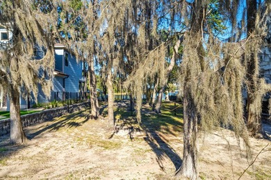 Discover the beauty and tranquility of waterfront living with - photo 3