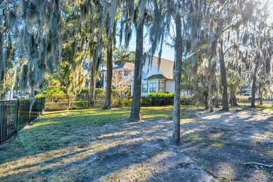 Discover the beauty and tranquility of waterfront living with - photo 7