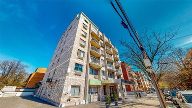 DEEDED PARKING SPOT INCLUDED with this beautifully maintained - photo 1