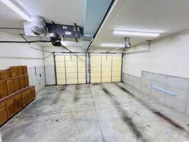 Lake Area 3 Bedroom, 3 Bath House with LARGE Basement Garage - photo 44