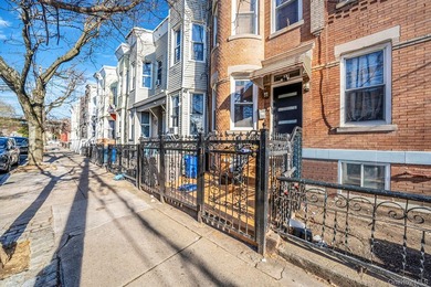 Located in the heart of Cypress Hill . Situated on a quiet - photo 27