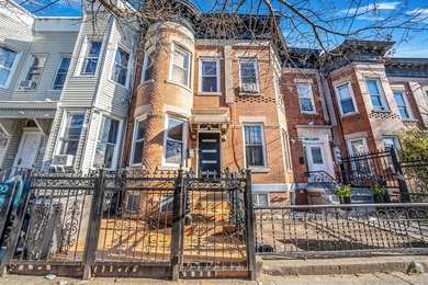 Located in the heart of Cypress Hill . Situated on a quiet - photo 28