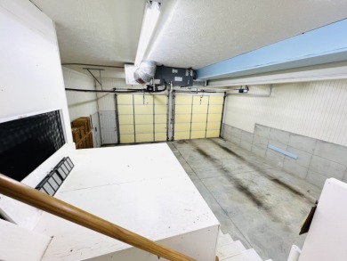 Lake Area 3 Bedroom, 3 Bath House with LARGE Basement Garage - photo 43