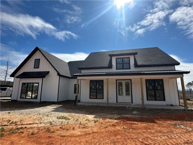 Lake Home ActiveUnderContr in Salem, Alabama
