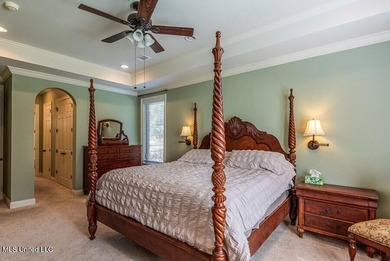 BEAUTIFUL VIEW OVERLOOKING THE GOLF COURSE & A POND. Custom - photo 2