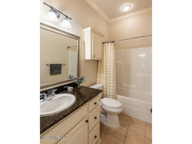 BEAUTIFUL VIEW OVERLOOKING THE GOLF COURSE & A POND. Custom - photo 3