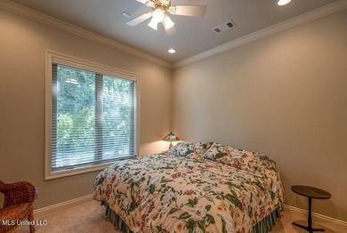 BEAUTIFUL VIEW OVERLOOKING THE GOLF COURSE & A POND. Custom - photo 6