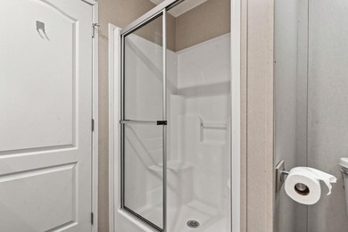 Step inside this beautiful 4-bedroom, 2-bath manufactured home - photo 14