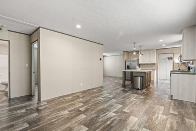 Step inside this beautiful 4-bedroom, 2-bath manufactured home - photo 23