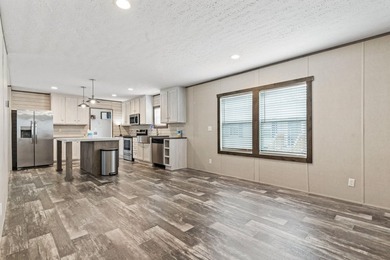 Step inside this beautiful 4-bedroom, 2-bath manufactured home - photo 24