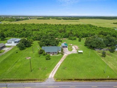 This beautifully maintained 3-bedroom, 2.5-bath home is nestled - photo 25