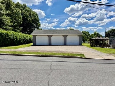 Great location, LOW taxes and many possibilities...Rare duplex - photo 2