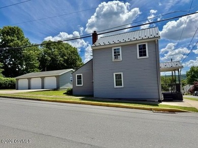 Great location, LOW taxes and many possibilities...Rare duplex - photo 4