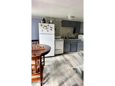 Great location, LOW taxes and many possibilities...Rare duplex - photo 8