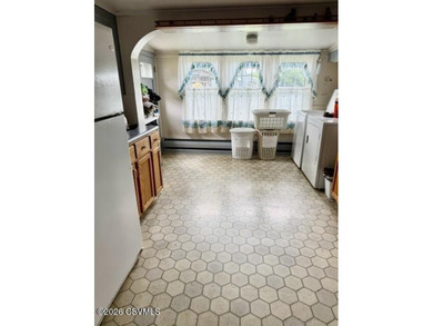 Great location, LOW taxes and many possibilities...Rare duplex - photo 9
