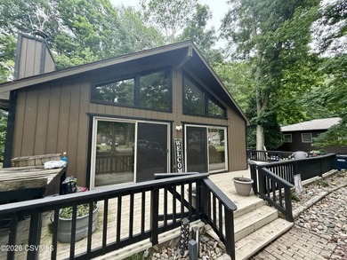 Welcome to this charming and cozy A-frame nestled in the Beech - photo 2