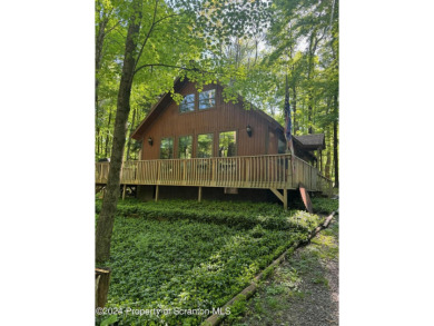 Big Bass Lake Home For Sale in Gouldsboro Pennsylvania