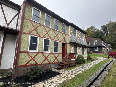 Lake Townhome/Townhouse For Sale in Union Dale, Pennsylvania