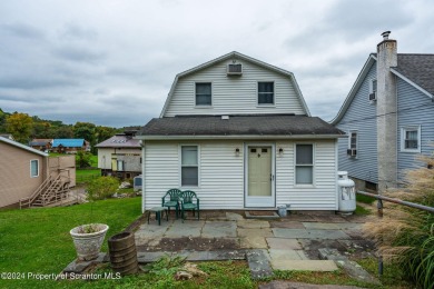 Lake Home For Sale in Factoryville, Pennsylvania